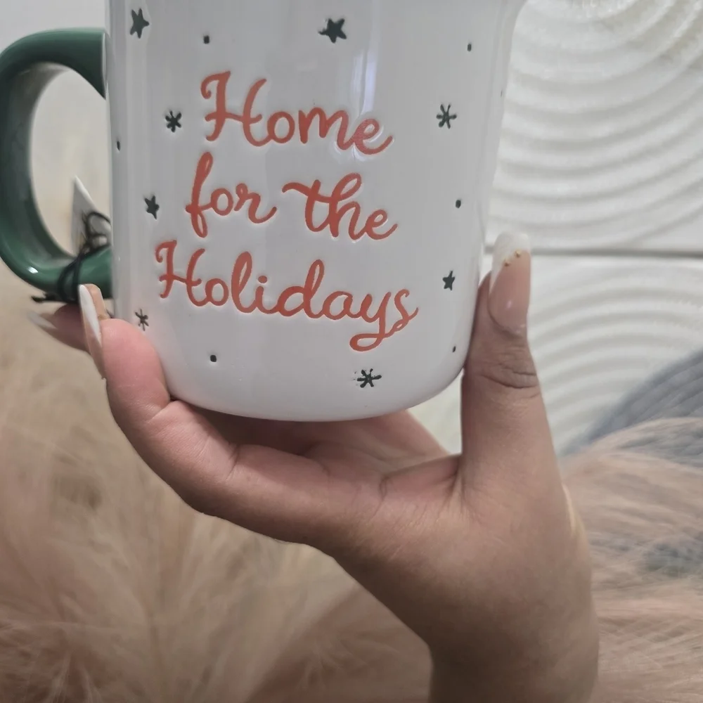Peanuts Mug with Green Handle and Star Accents